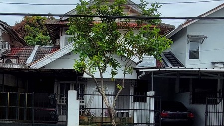 Rumah siap huni di Bintaro sektor 3.