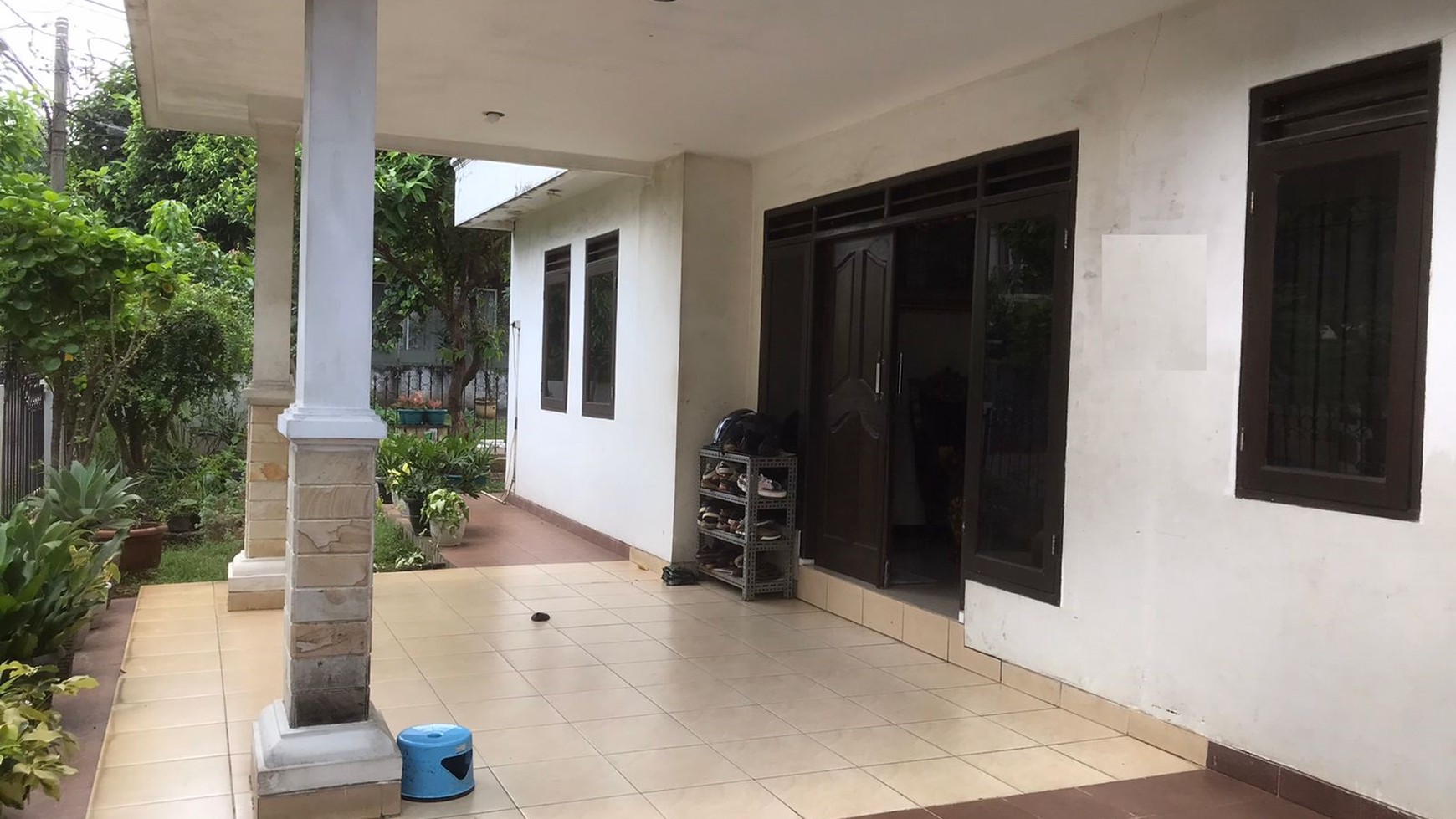 Rumah di Hoek, 2 lantai Fully Furnished di Bintaro Jaksel