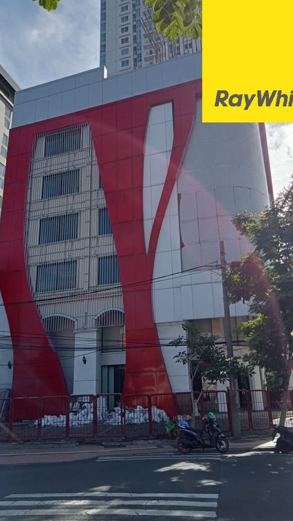 Gedung Kantor 6 lantai di Jalan Pemuda, Surabaya Pusat 