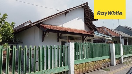 Rumah di Jolotundo Baru, Pacar keling, Surabaya 