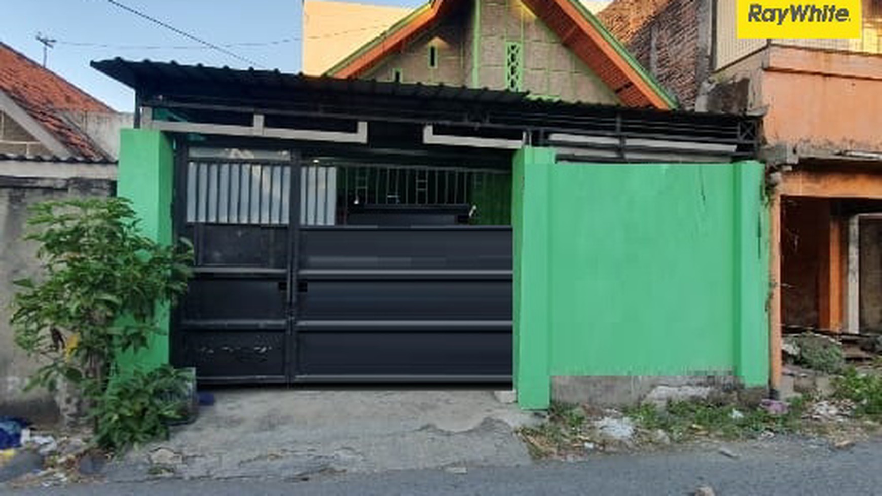 Dijual Rumah SHM Pusat Kota di Simo Kwagean Surabaya