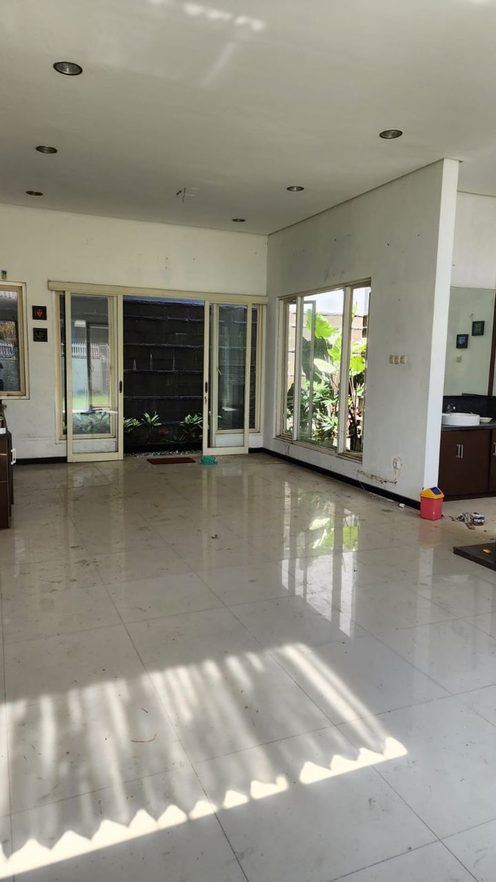 Dijual Rumah Babatan Pratama Wiyung Jalan Utama Model Minimalis Mewah