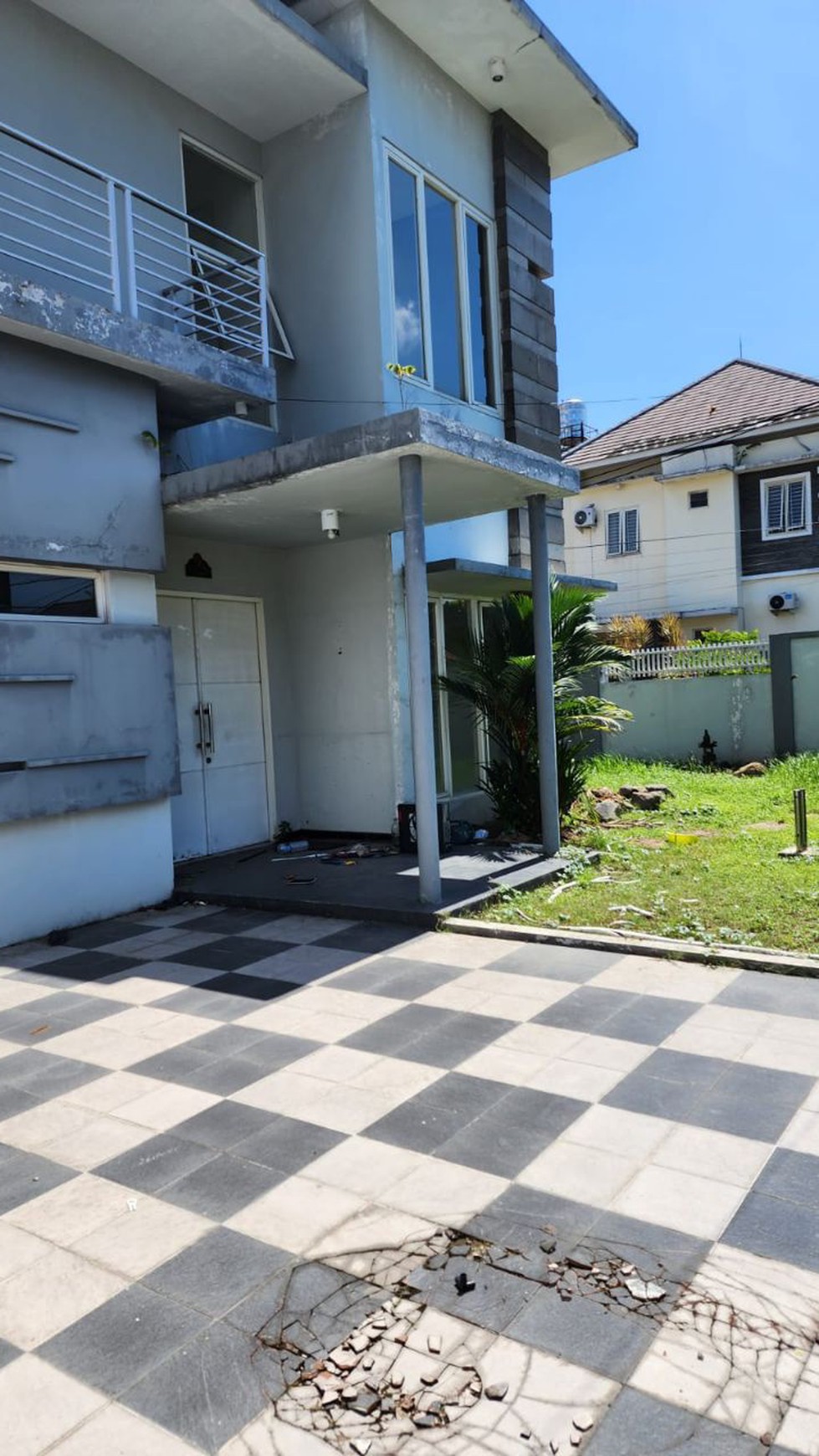 Dijual Rumah Babatan Pratama Wiyung Jalan Utama Model Minimalis Mewah