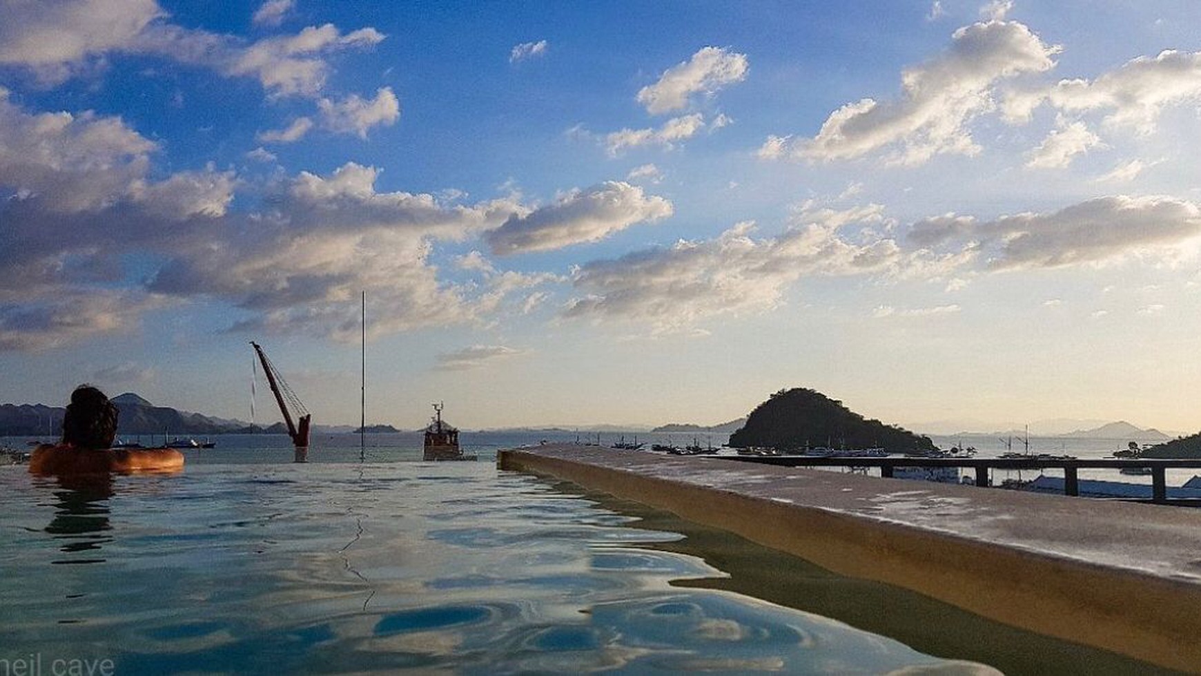 For Sale Freehold - Restaurant , bar and rooms with harbour view in the tourist centre of Labuan Bajo city , East Nusa Tenggara.