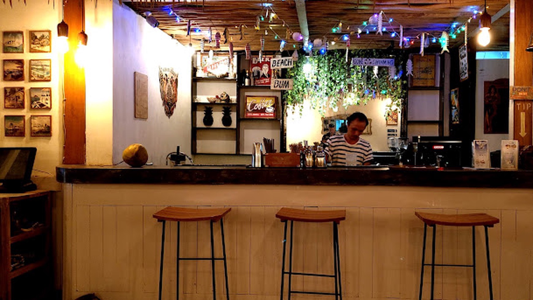 For Sale Freehold - Restaurant , bar and rooms with harbour view in the tourist centre of Labuan Bajo city , East Nusa Tenggara.