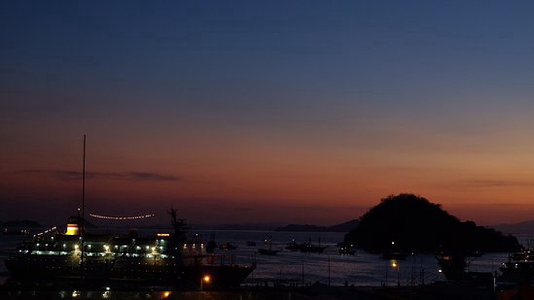 For Sale Freehold - Restaurant , bar and rooms with harbour view in the tourist centre of Labuan Bajo city , East Nusa Tenggara.