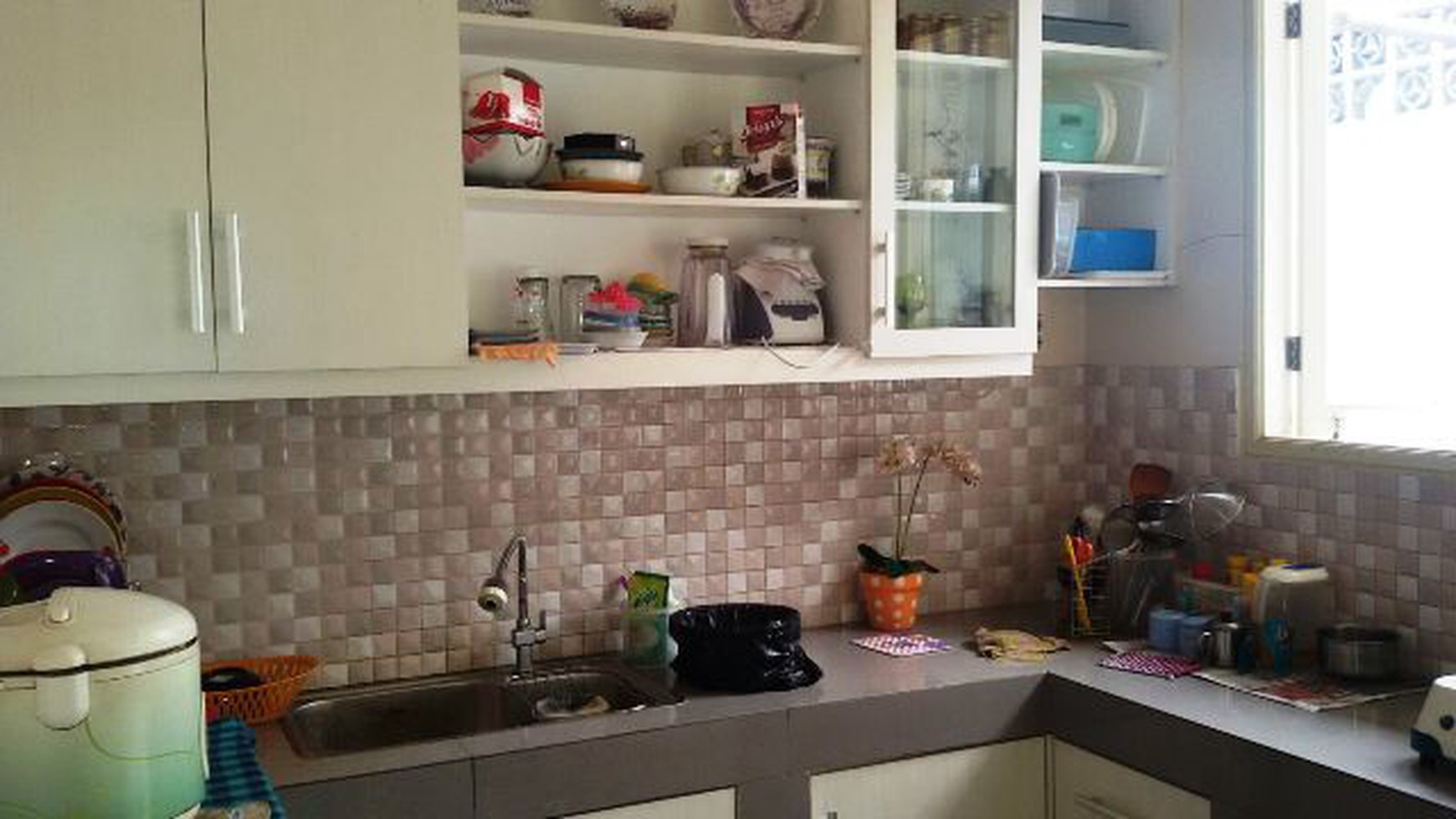 Rumah Ngantong Diarea Petukangan Sangat Strategis Cocok Buat Usaha