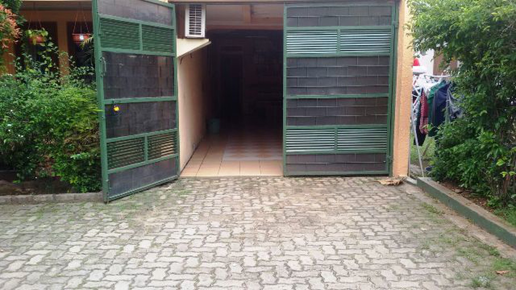 Rumah Ngantong Diarea Petukangan Sangat Strategis Cocok Buat Usaha