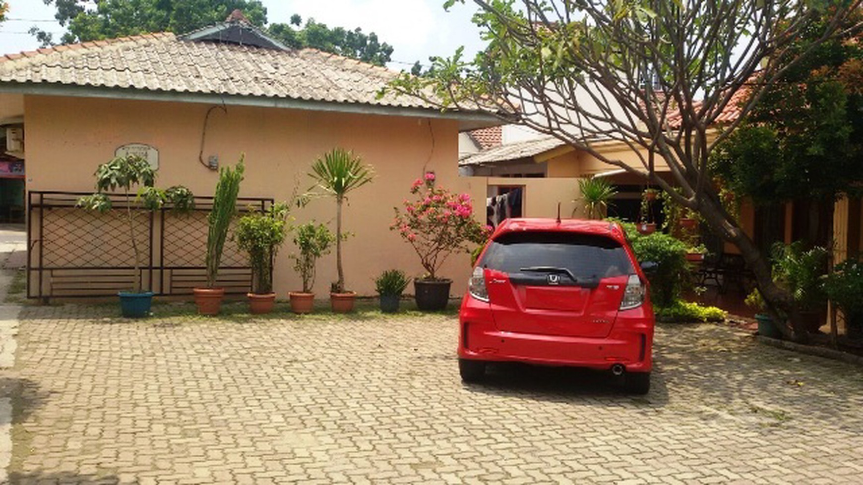 Rumah Ngantong Diarea Petukangan Sangat Strategis Cocok Buat Usaha