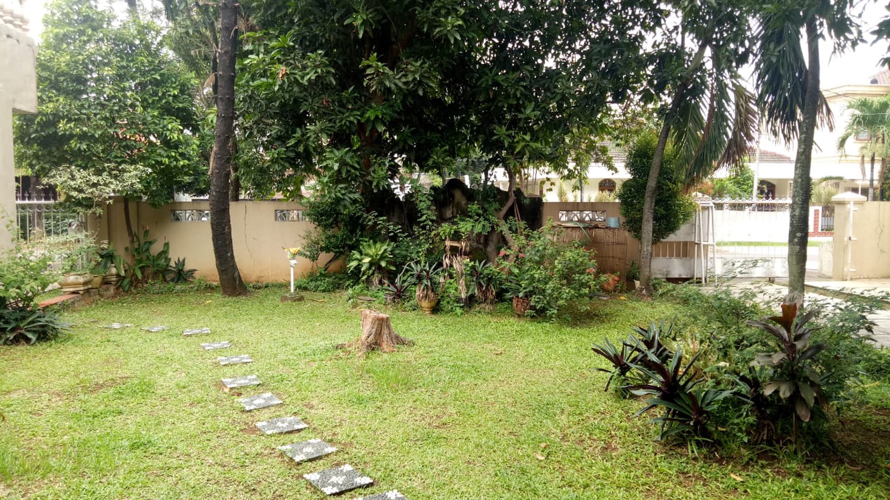 Rumah Luas Diarea Jl Delman Kebayoran Lama, Akses Toll JORR 