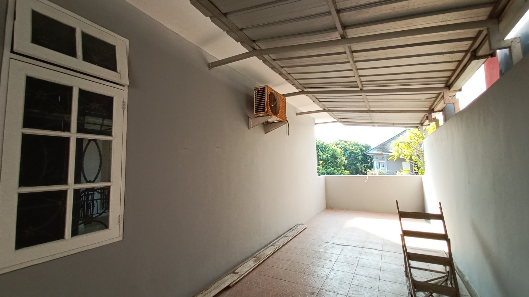 Rumah dua lantai, adem di Cluster terdepan Kota Wisata