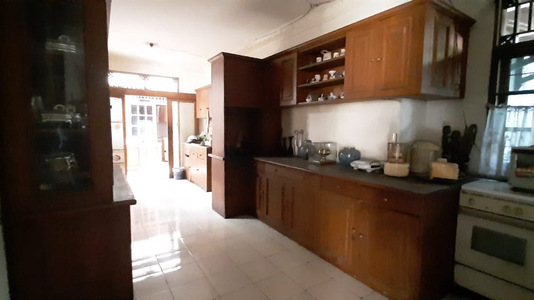 Rumah Luas Diarea Komplek Deplu ,Hitung Tanah Aja Dekat Akses Toll