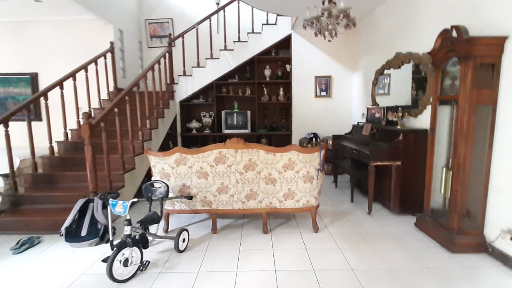 Rumah Luas Diarea Komplek Deplu ,Hitung Tanah Aja Dekat Akses Toll