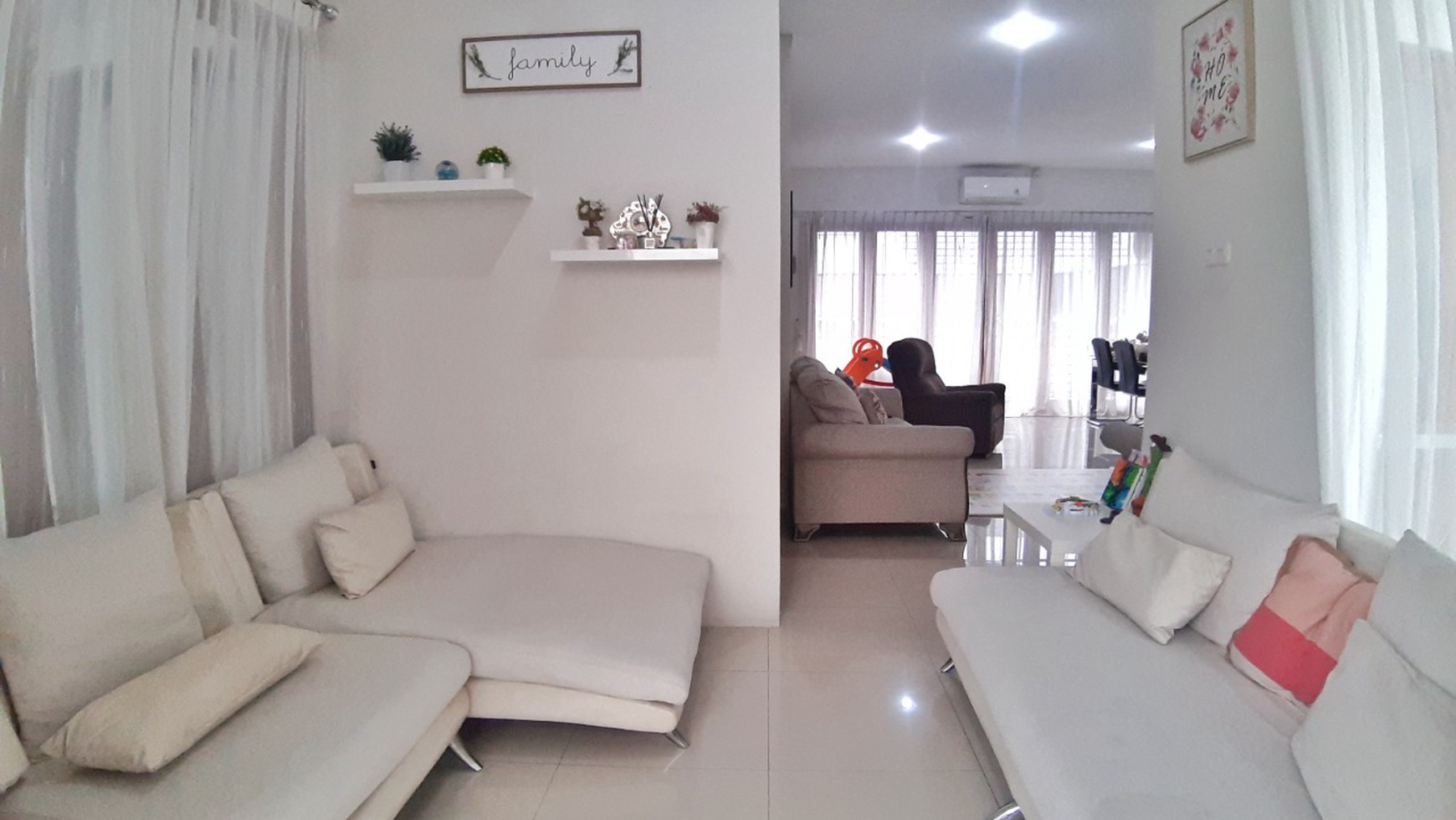 Rumah Bagus 3Lantai Diarea Komplek DepLu. Akses Toll JORR-Bandara