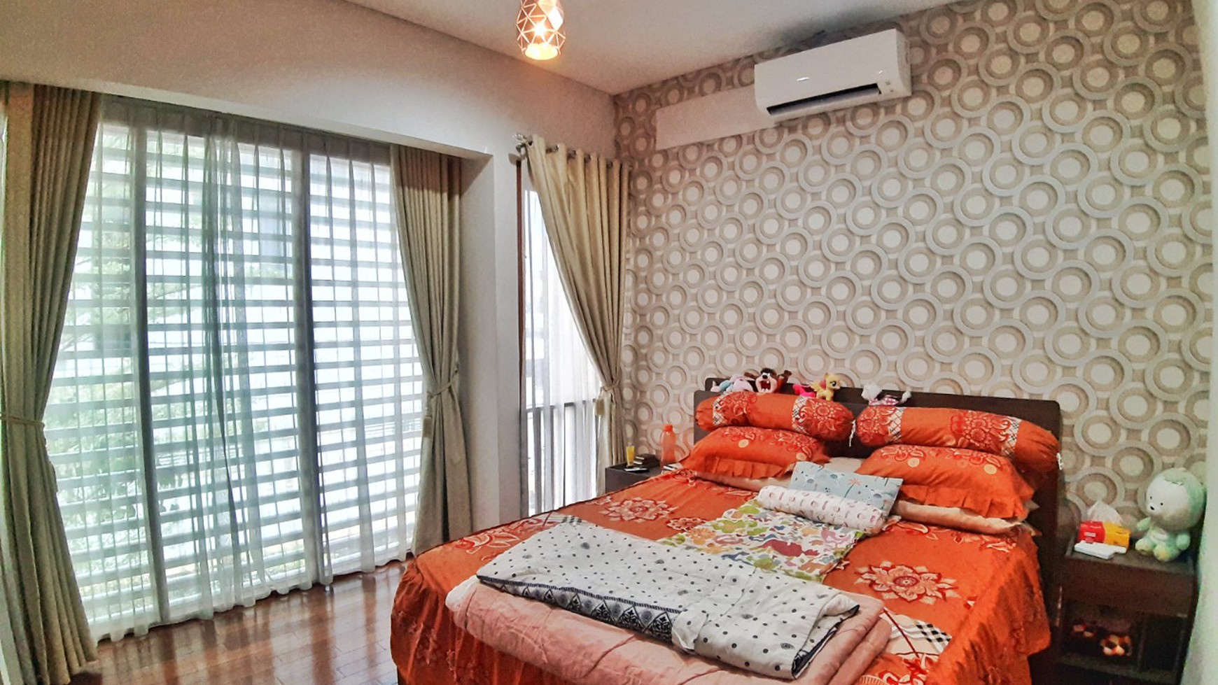 Rumah Bagus 3Lantai Diarea Komplek DepLu. Akses Toll JORR-Bandara