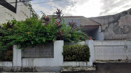 Rumah Asri Diarea Beji Depok Dekat Toll Stasiun,Comutter, Kampus 