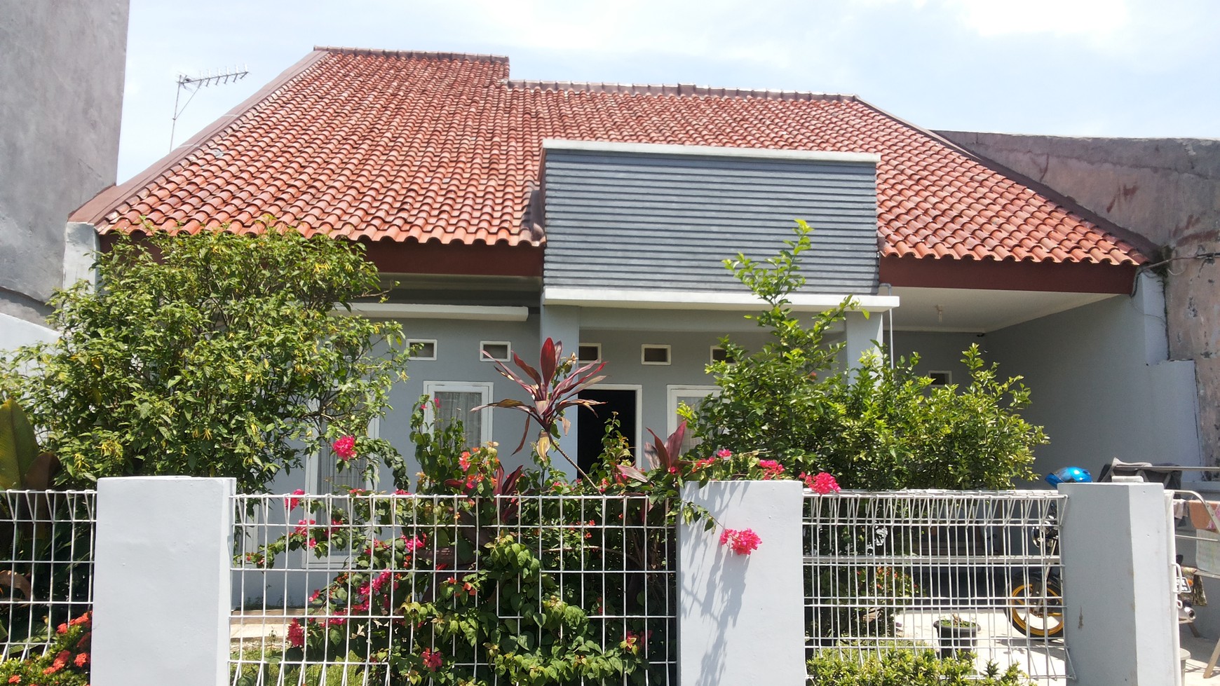 Rumah Asri Diarea Beji Depok Dekat Toll Stasiun,Comutter, Kampus 