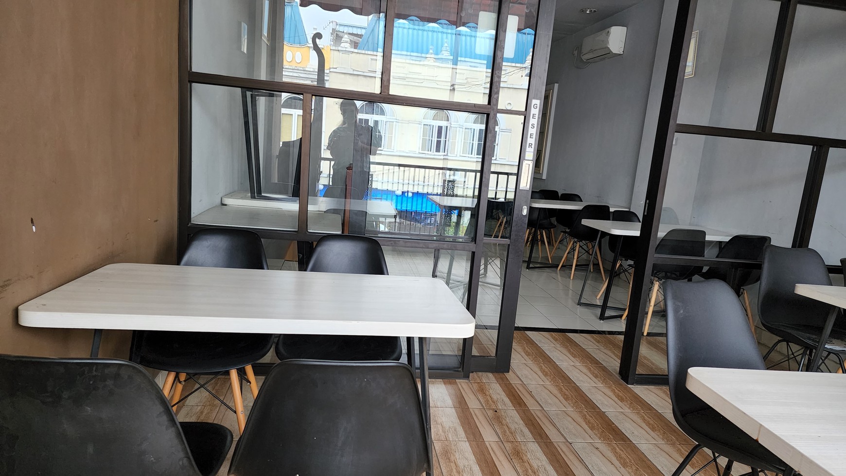 Ruko siap usaha di Kota Wisata