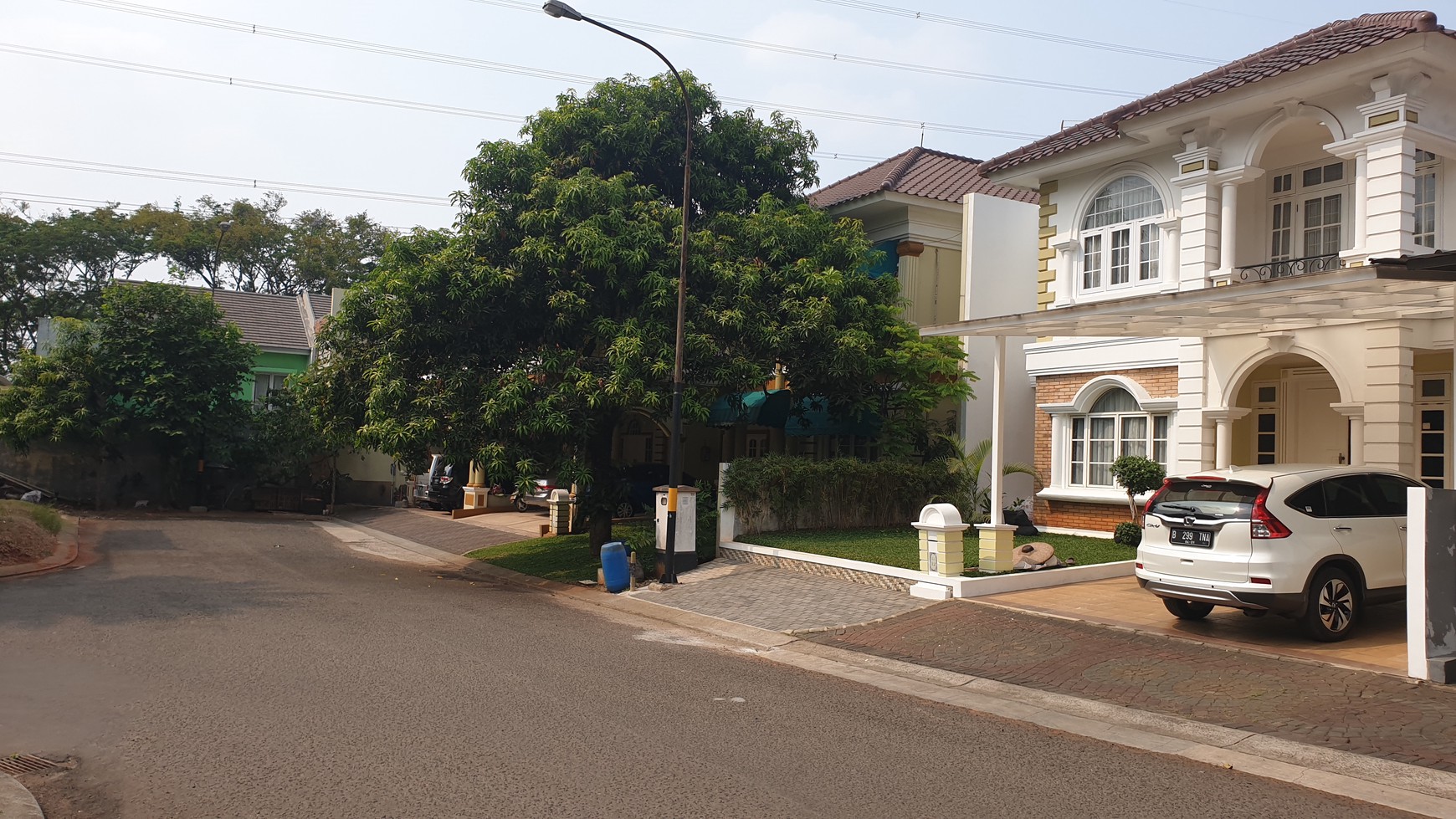 Rumah Terawat Siap Huni di Legenda Wisata Cibubur