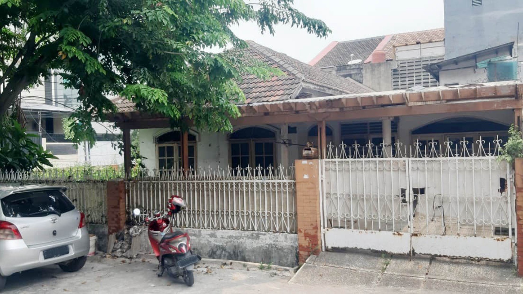 Rumah Tua Sunter Indah, hoek, jalan lebar ,Luas 360m2