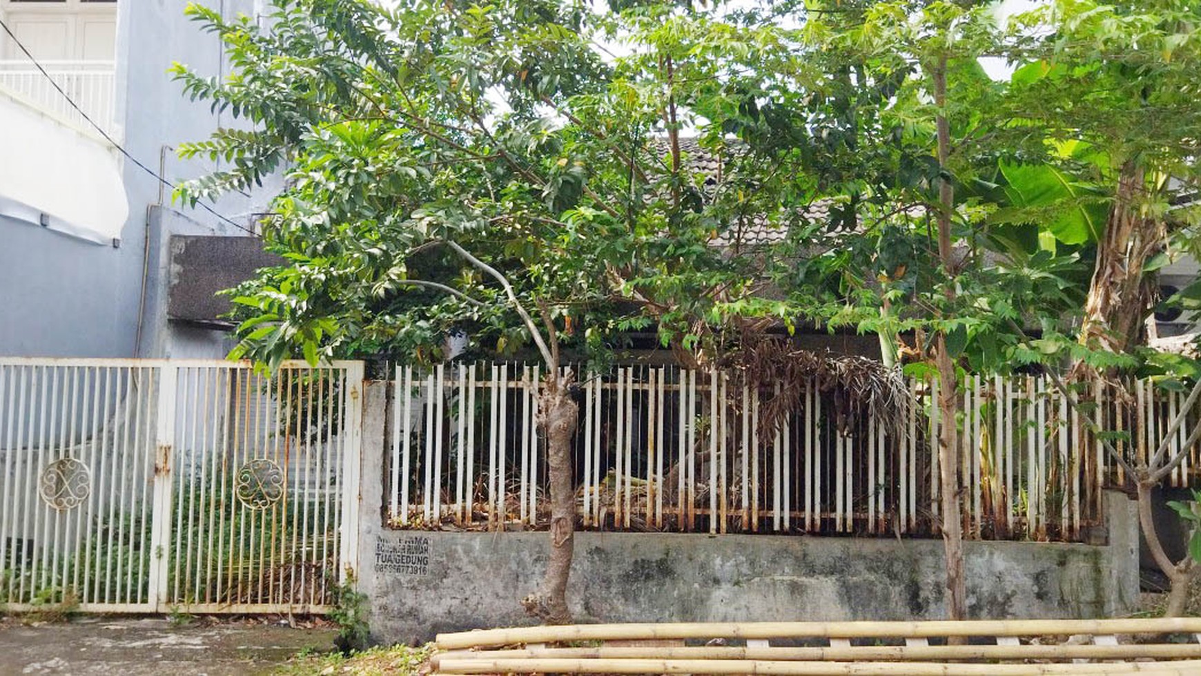 kavling kotak /Rumah Tua Pulomas Timur, Luas 182m, stragegis, harga nego