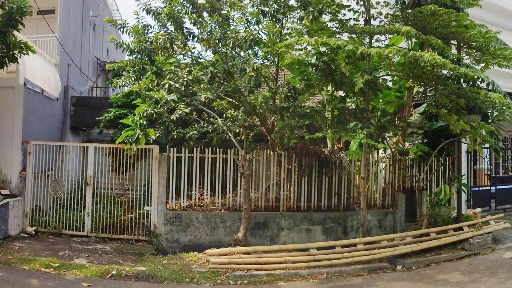 kavling kotak /Rumah Tua Pulomas Timur, Luas 182m, stragegis, harga nego