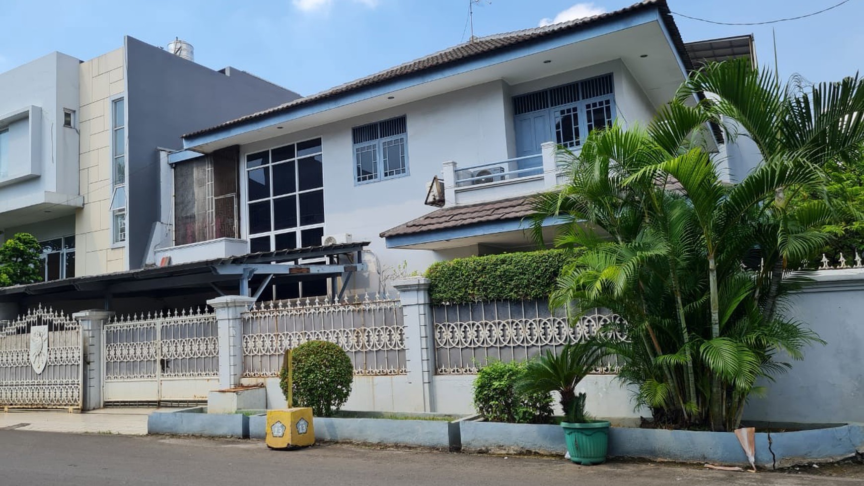 Rumah Kelapa Cengkir Barat, jalan lebar, huk luas 261m,   Kelapa Gading 