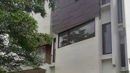 Rumah Cluster dekat dg UPJ di Karang Tengah Lebak Bulus Jakarta Selatan...