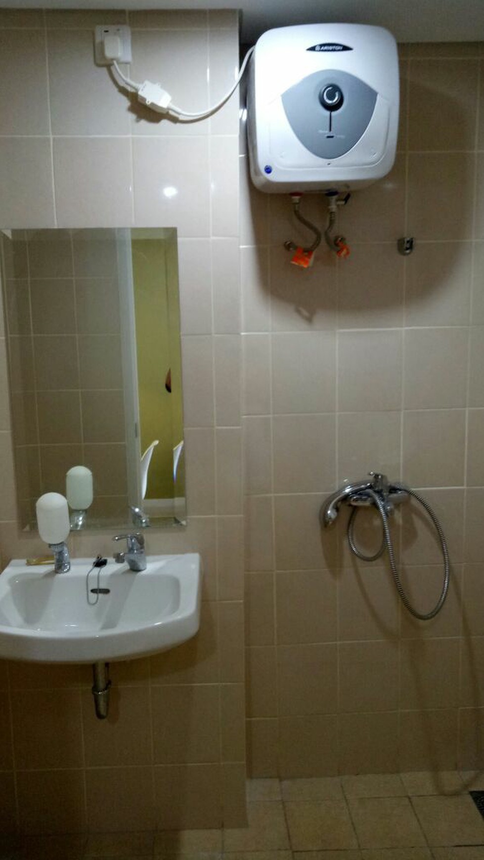 Apartemen Parahyangan Residence 1BR Full Furnished , depan UNPAR