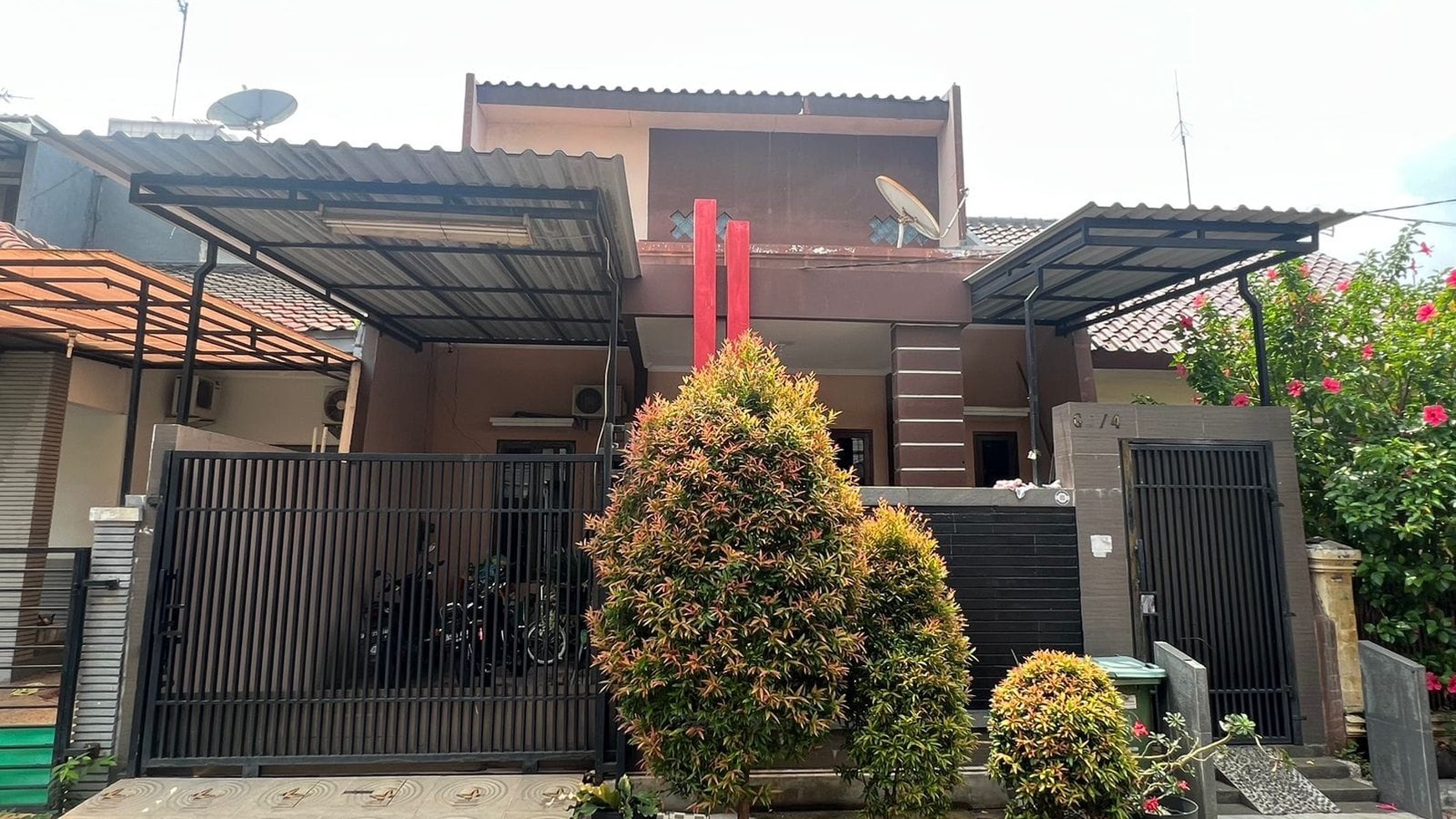 Rumah 1,5 lantai di Gading Griya Lestari