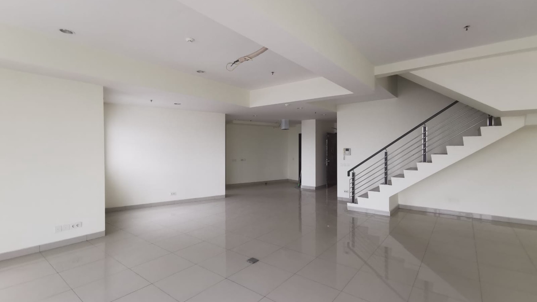 apartemen Penthouse 2 Lantai luas 322m,  jarang ada apartemen seperti rumah, Sherwood Twr Wellington Kelapa Gading 