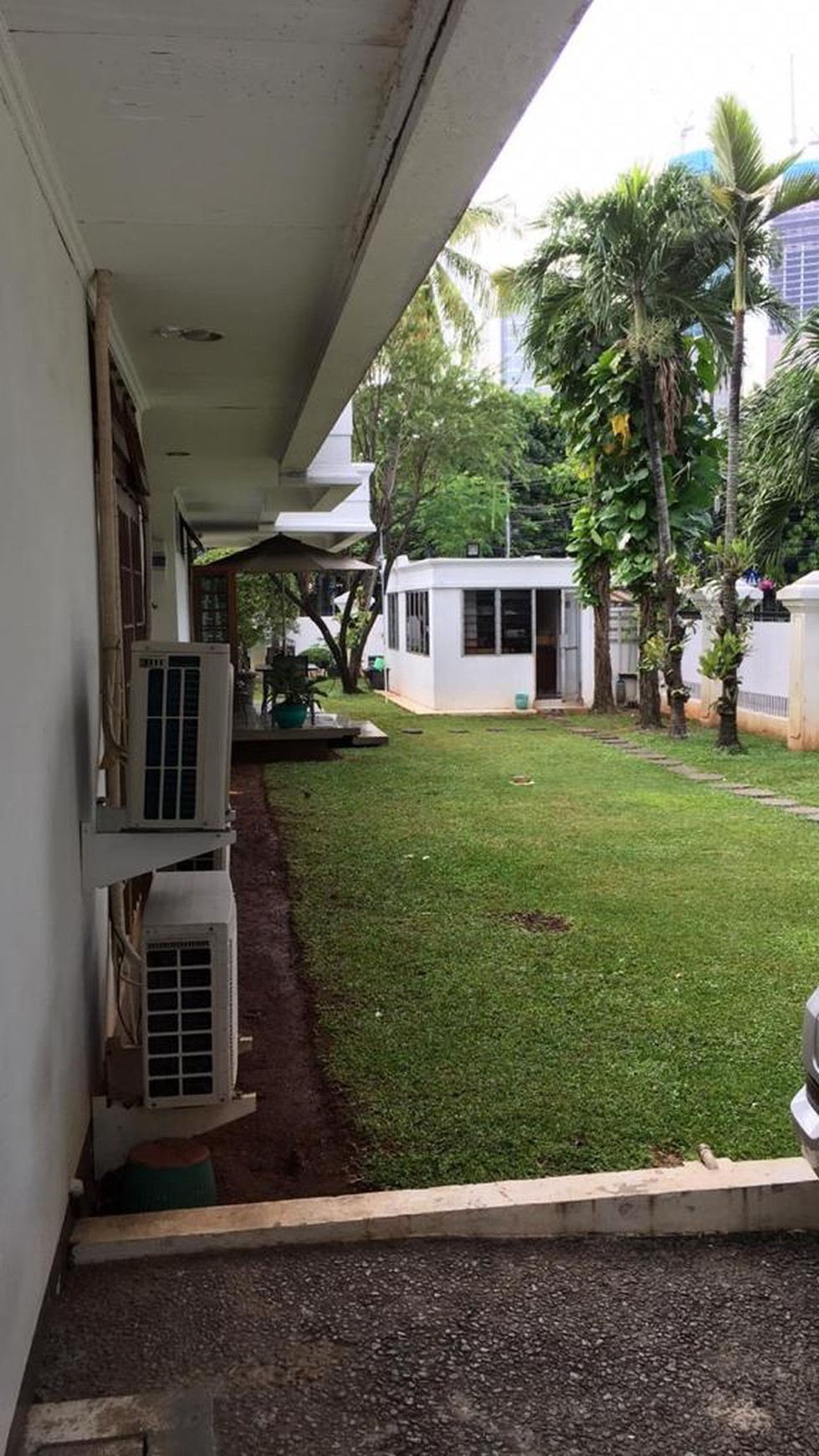 Rumah  1,5 lantai  di Menteng Jakarta Pusat