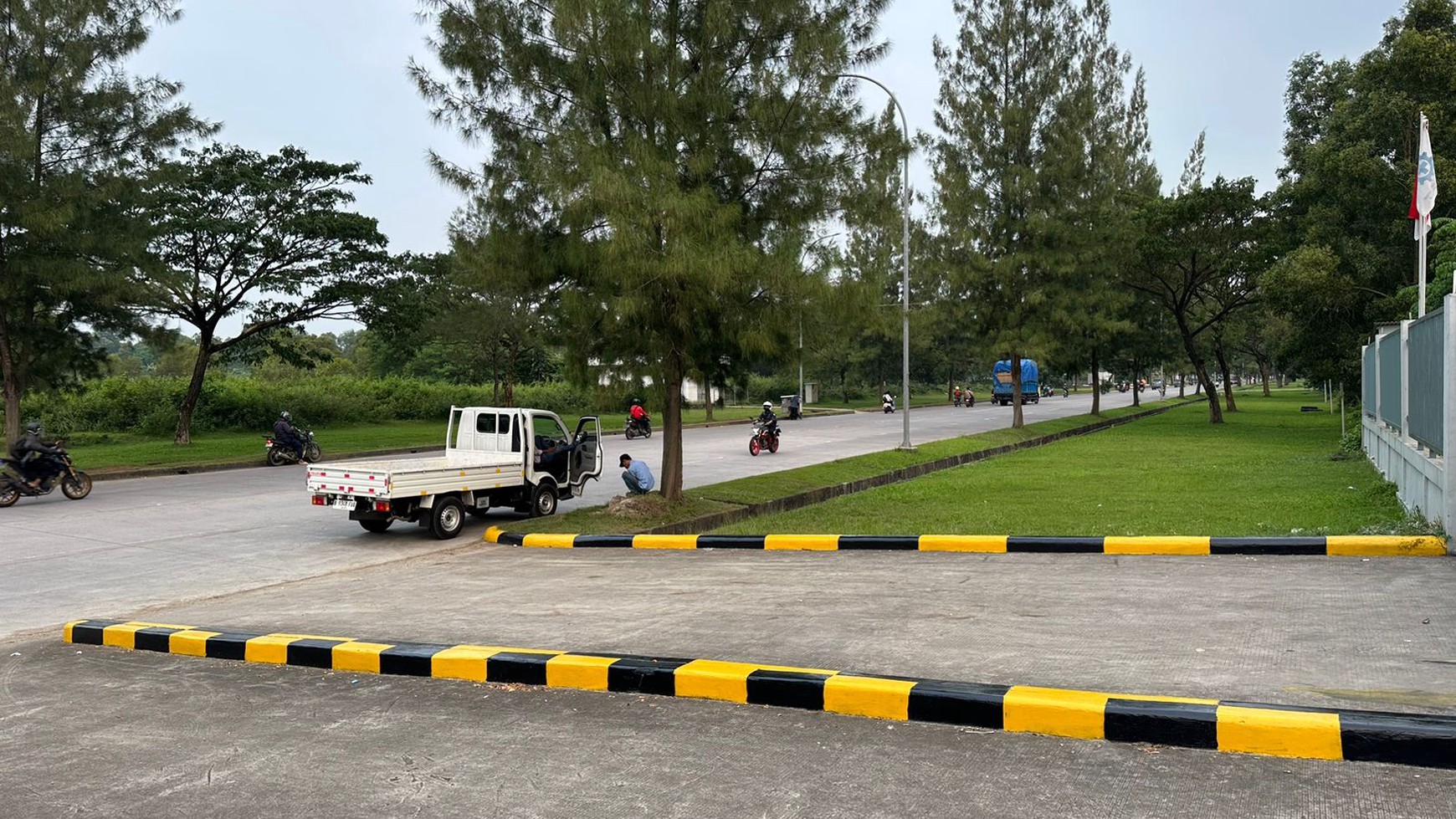 Dijual: Gudang 2 Tingkat & Kantor Terawat di Lokasi Strategis di Delta Silicon Cikarang.