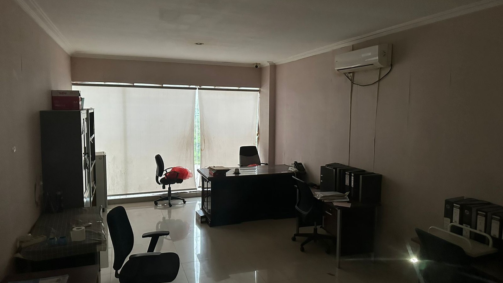 Dijual: Gudang 2 Tingkat & Kantor Terawat di Lokasi Strategis di Delta Silicon Cikarang.