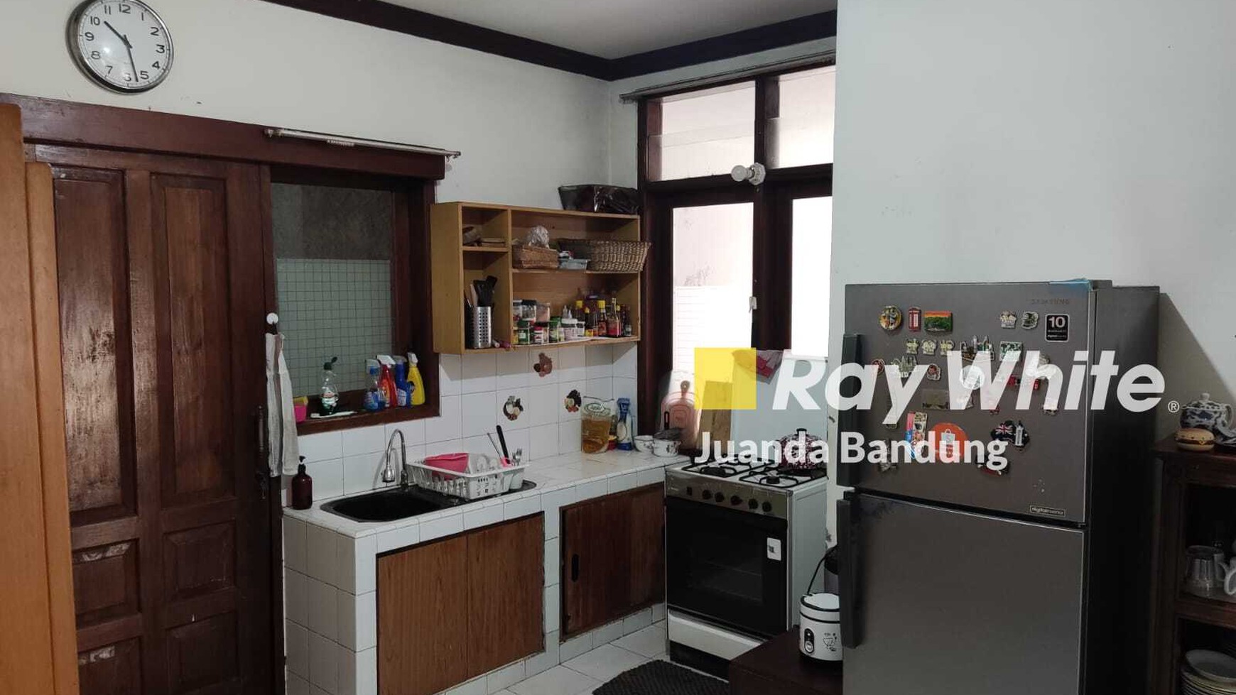 BAGUS! Rumah Nyaman 2 Lantai di Tubagus Ismail, Sayap Dago, Bandung!