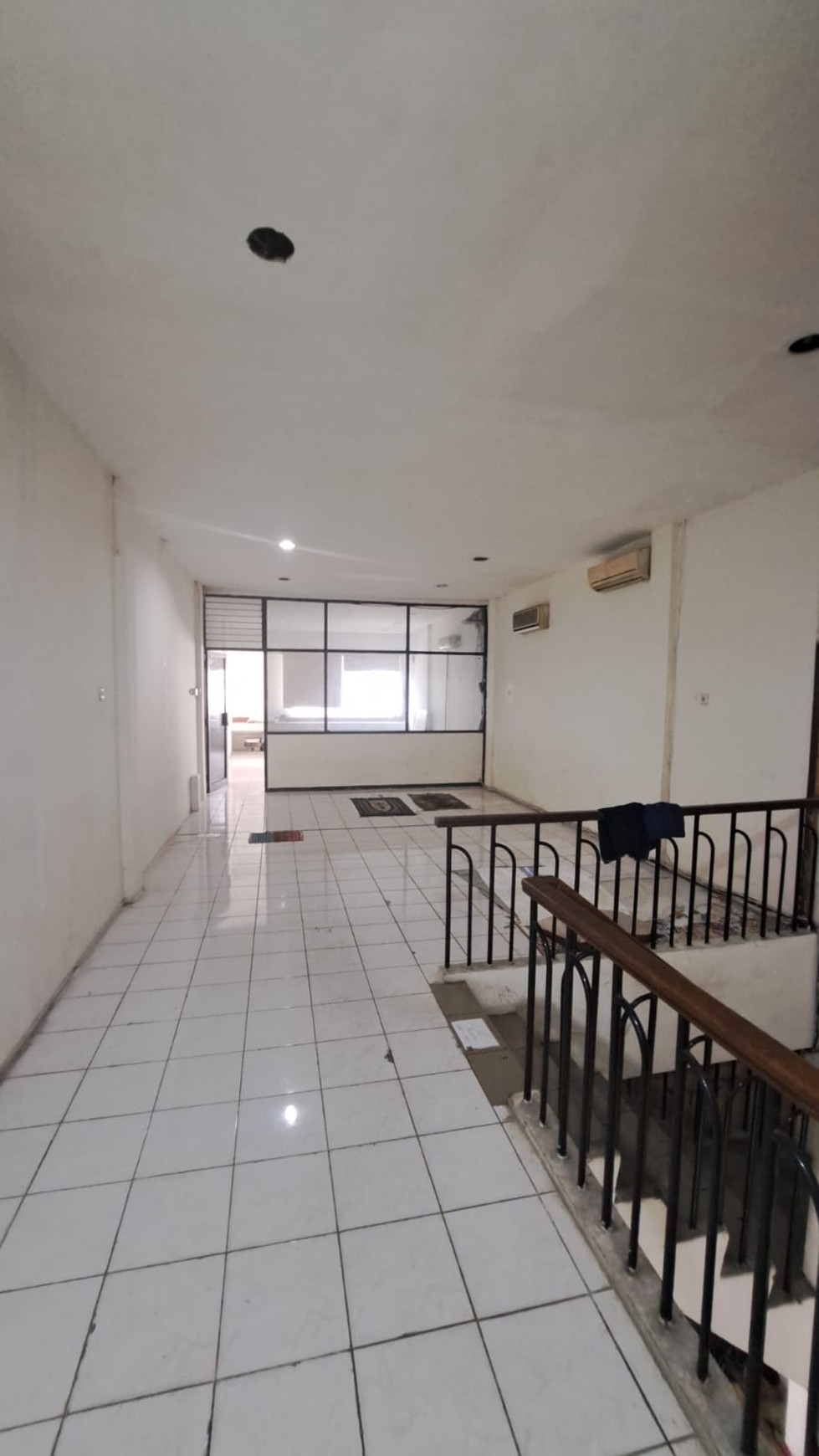 disewakan ruko 2 lantai di jln boulevard raya Kelapa  Gading