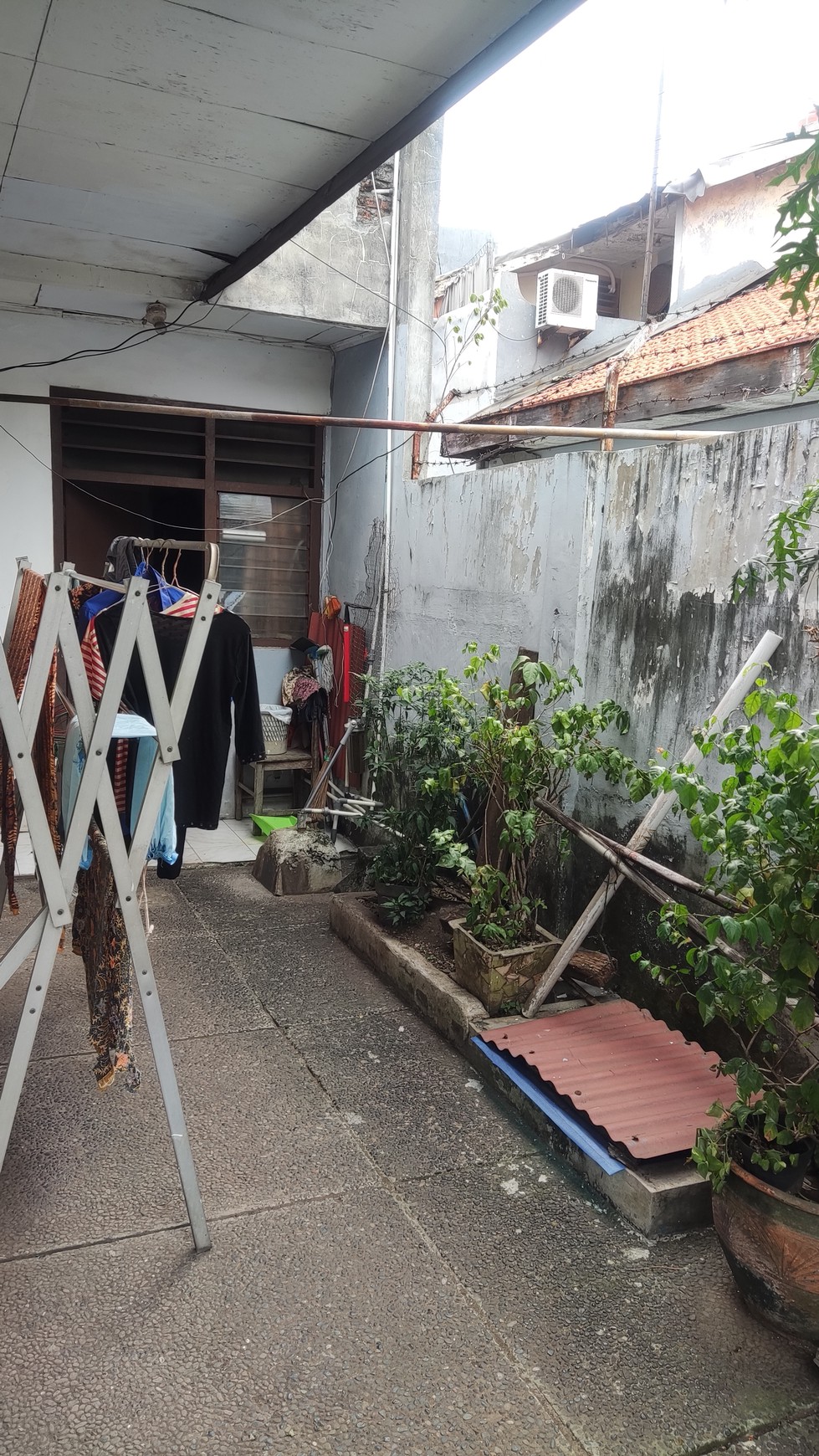 Rumah 1½ lantai di Duri Pulo. Dekat dgn Roxy Mas dan RS Sumber Waras.