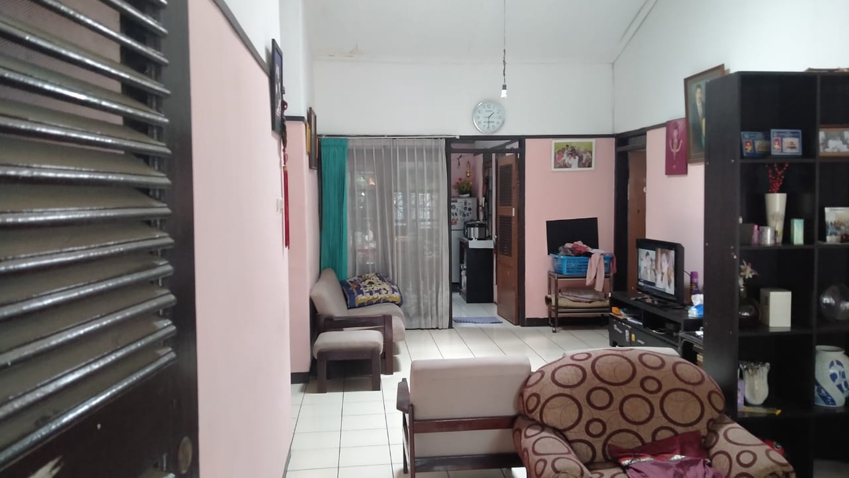 Dijual Rumah Venus Barat Strategis dan murah UNDER NJOP