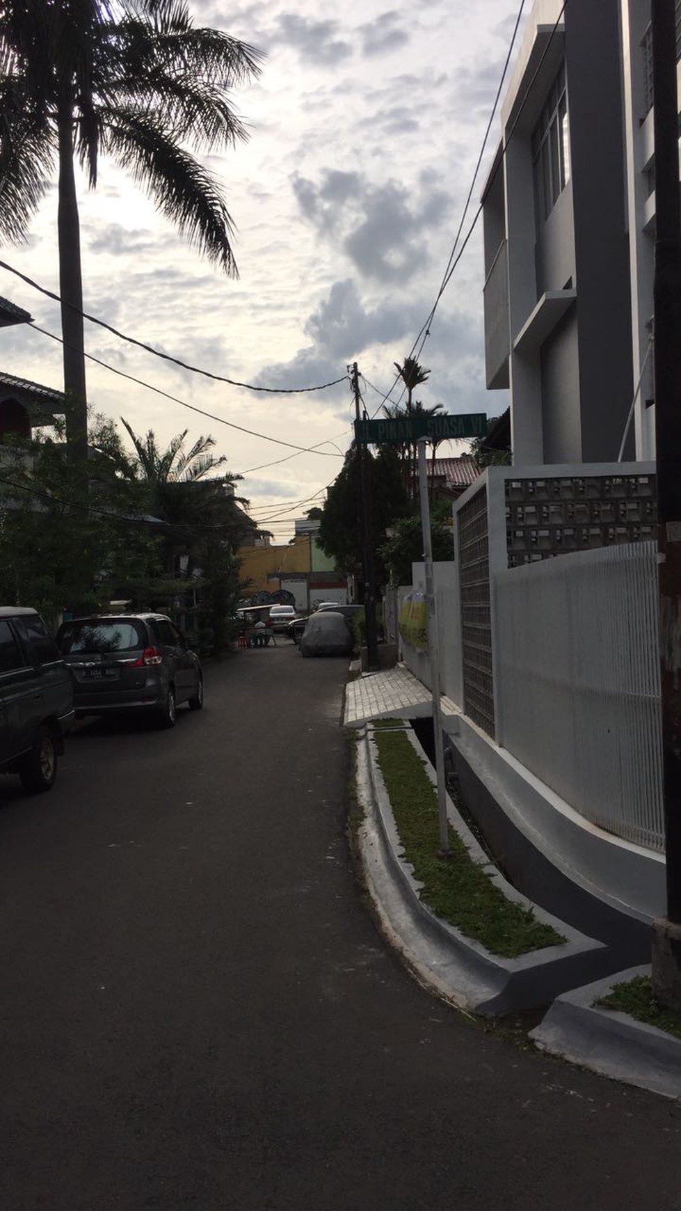 Rumah minimalis,siap huni di Pondok Indah Jakarta Selatan.