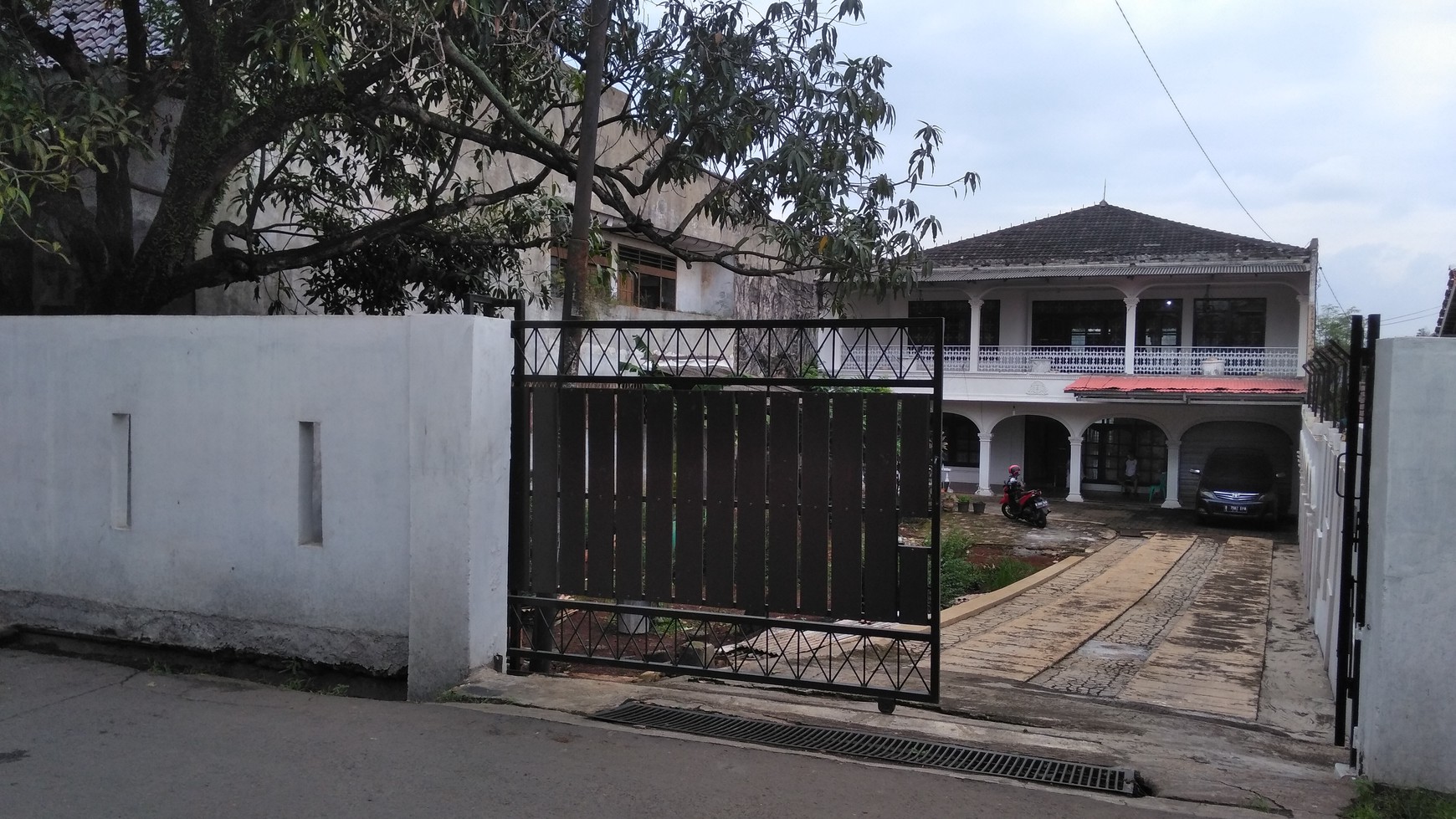 Di jual rumah di cisalak depok harga nego