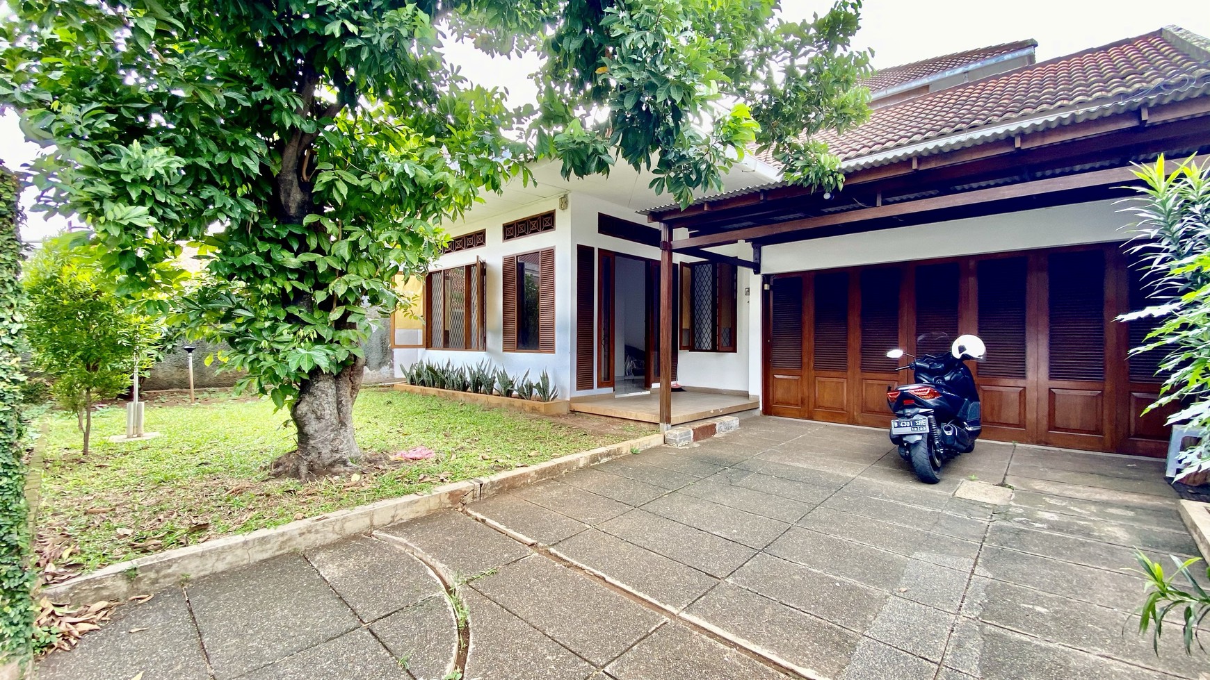 Rumah Siap Huni Dengan Kolam Renang di Cilandak Permai Raya.Turun Harga!!!