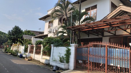 Di jual Rumah 2 lantai di cipayung kavling DKi depan masjid ,harga nego