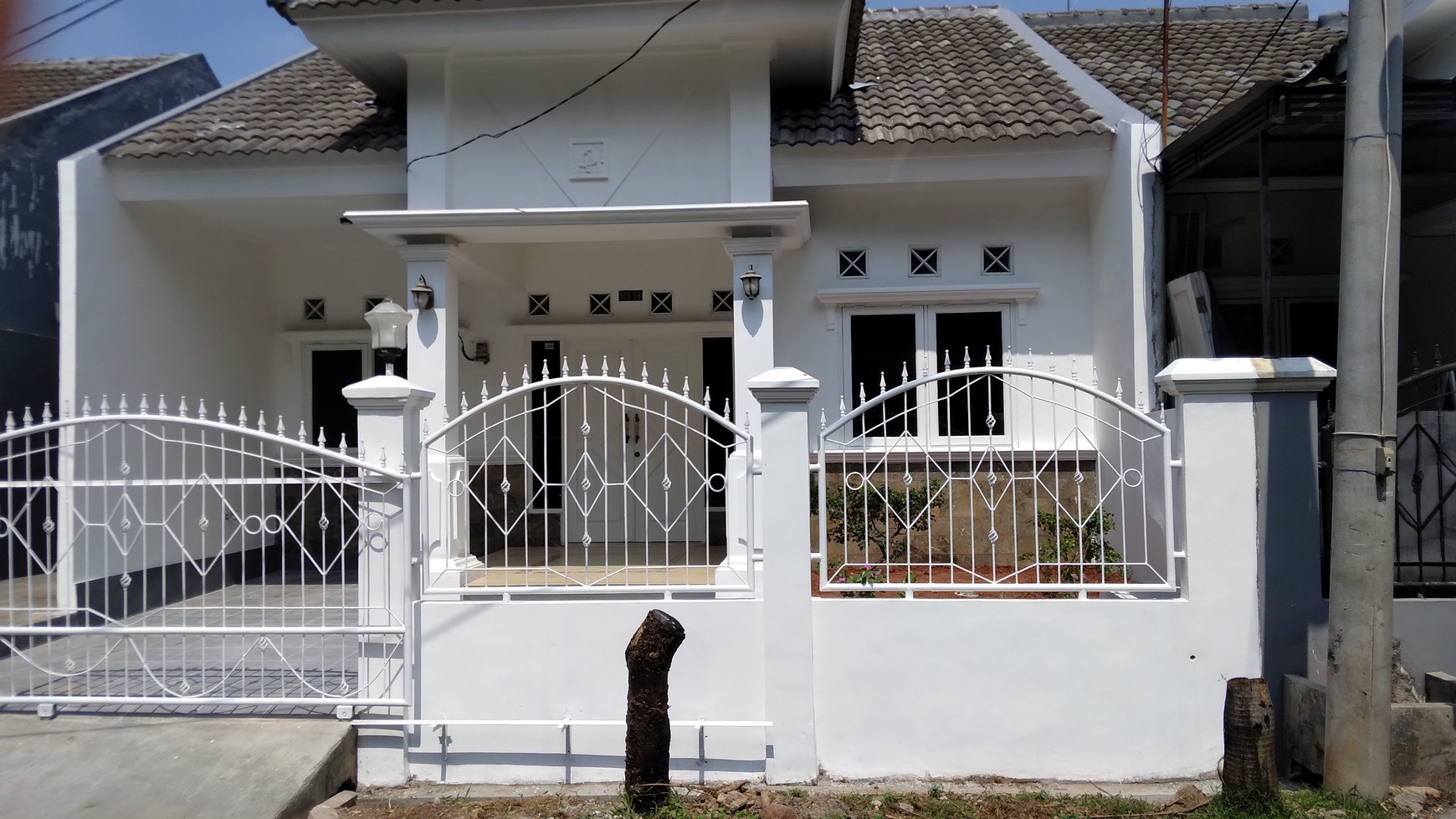 Di jual rumah cantik siap huni 1 lantai di villa nusa indah 5