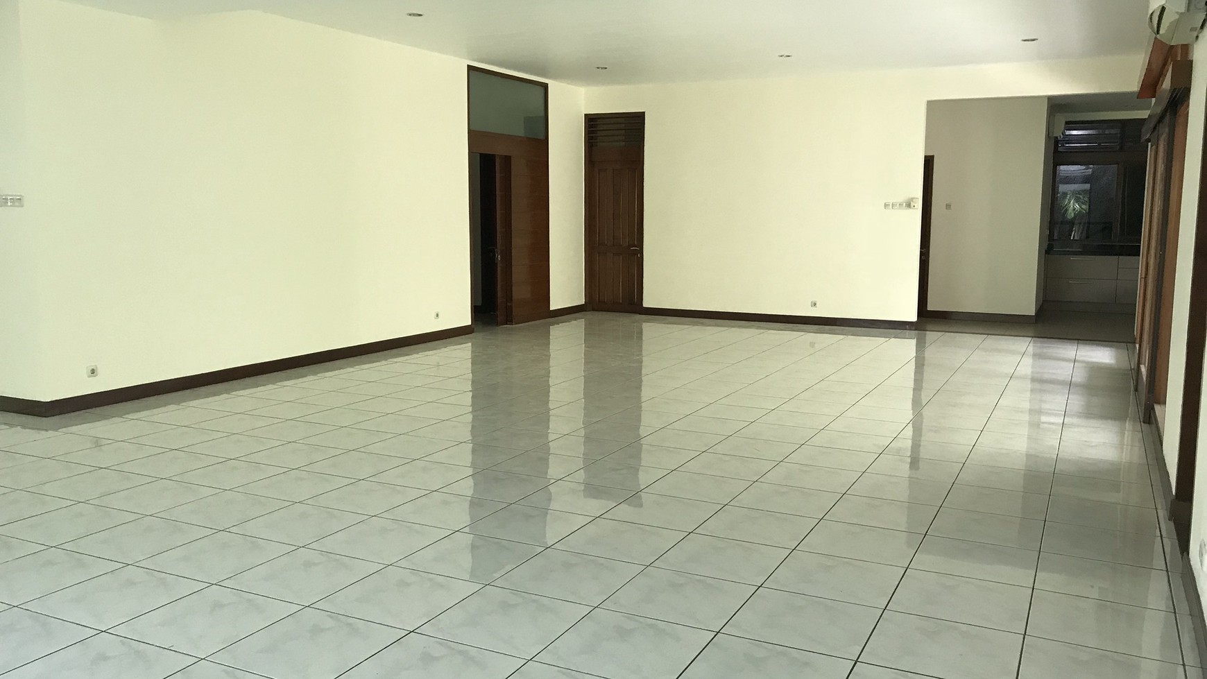 Big and Beautiful House For Rent in Cipete