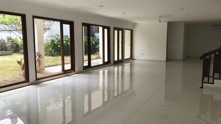 Beautiful Townhouse For Rent at Kemang