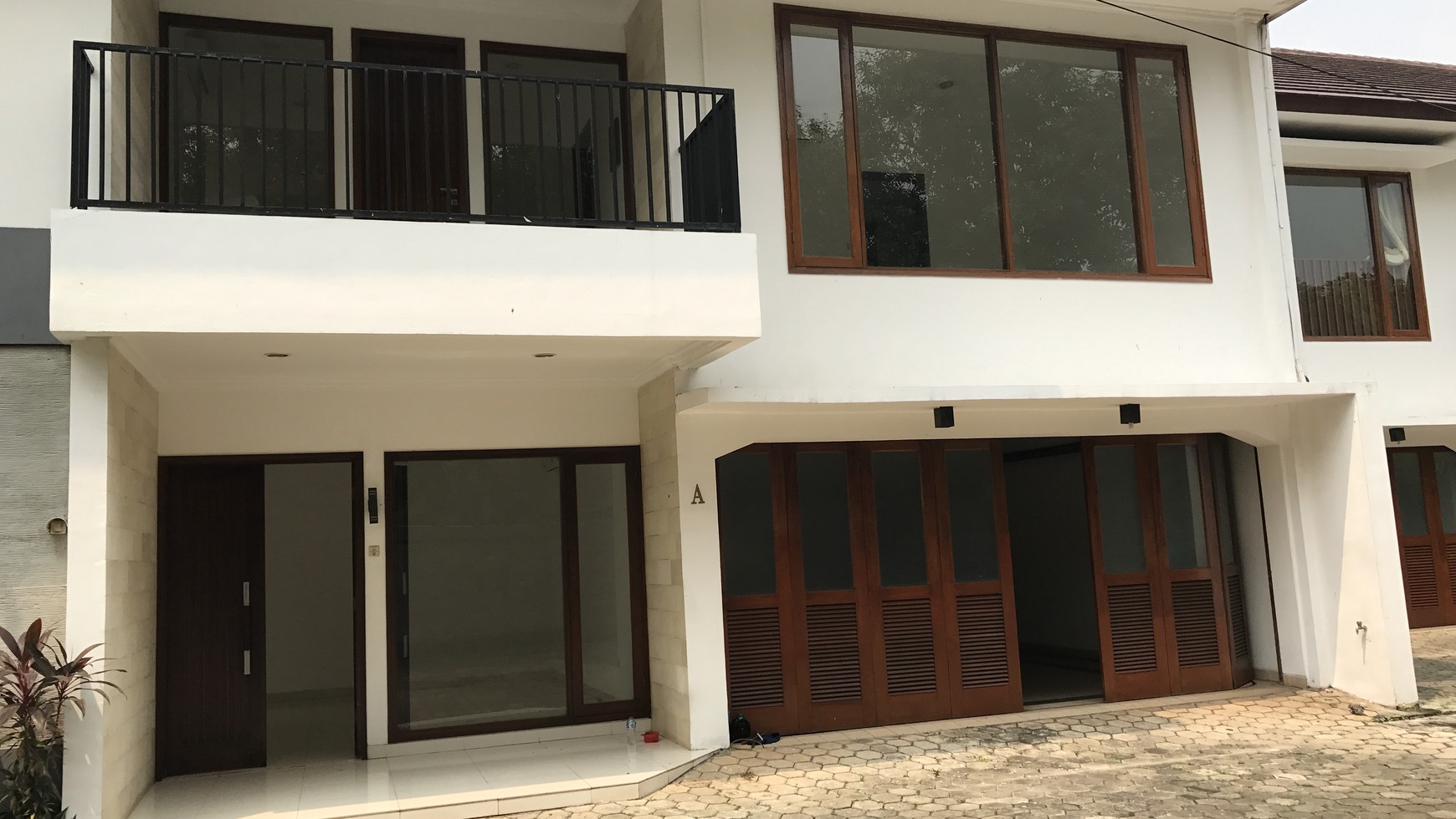 Beautiful Townhouse For Rent at Kemang