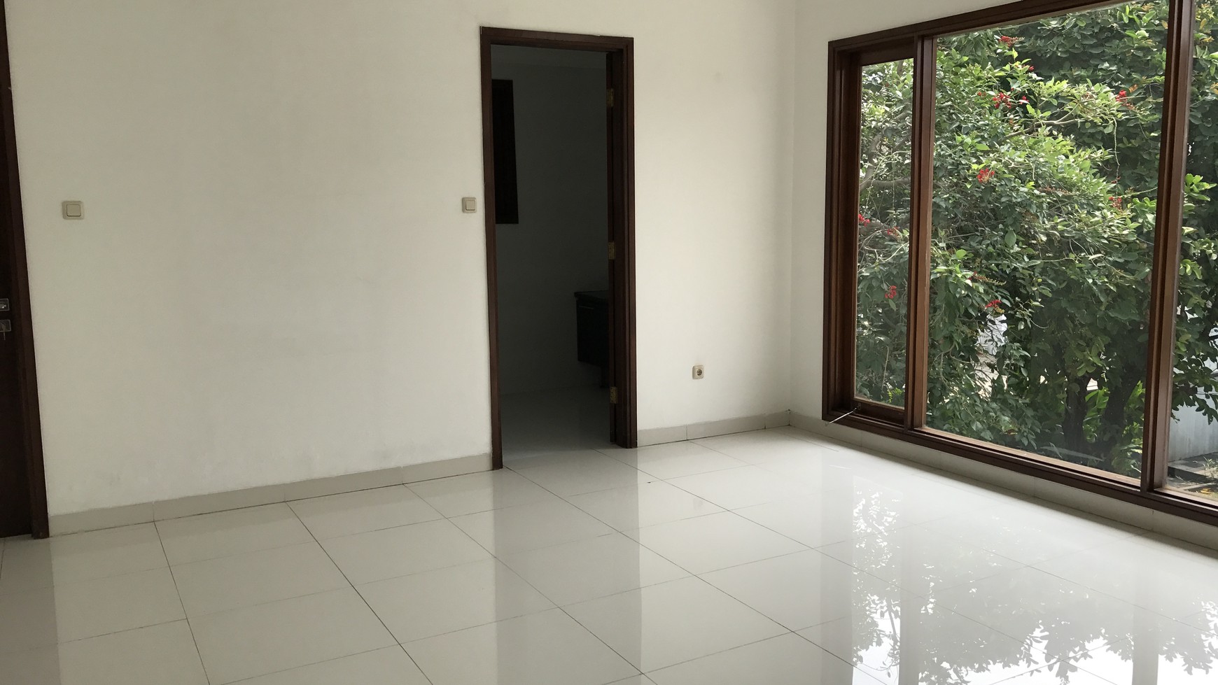 Beautiful Townhouse For Rent at Kemang