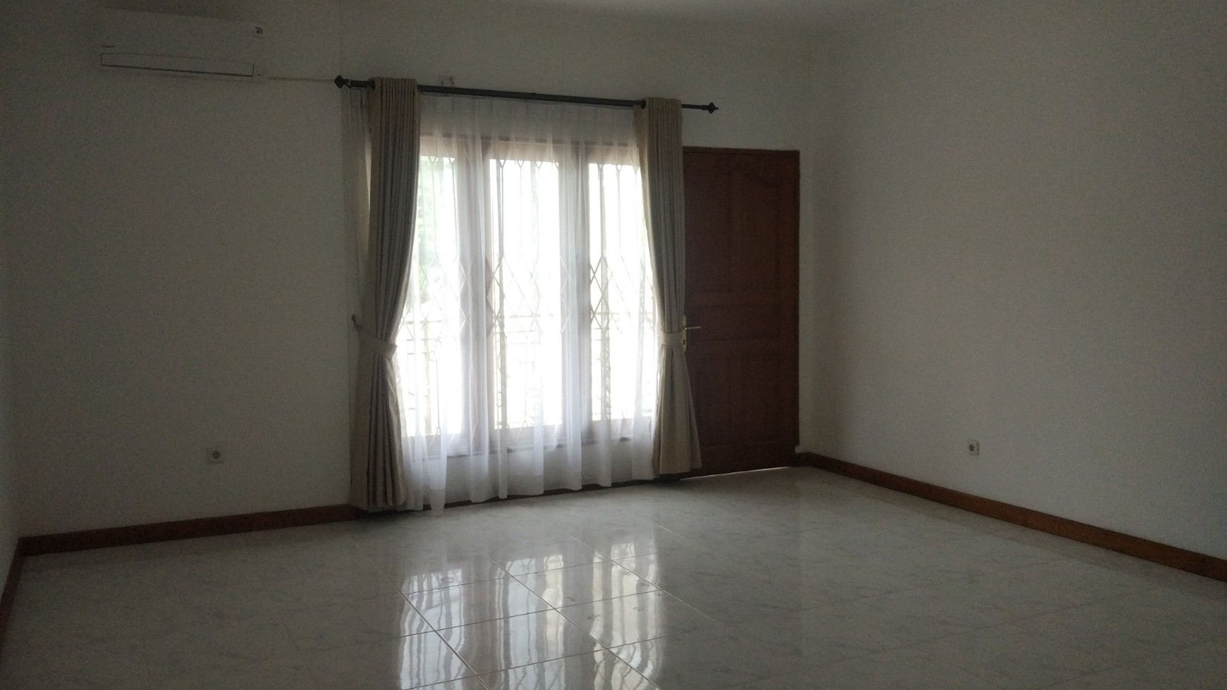 House for RENT @Kebayoran Baru