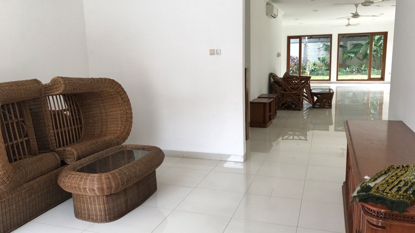 Beautiful Townhouse For Rent at Kemang