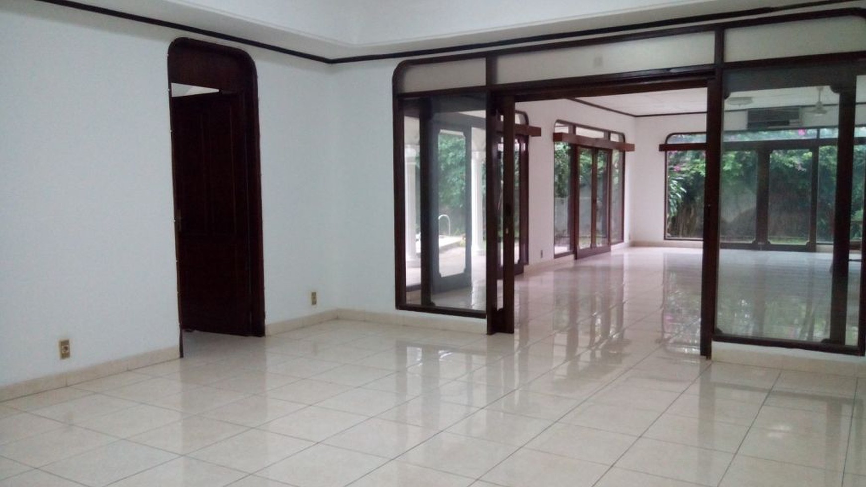 Nice Townhouse For Rent at Kemang